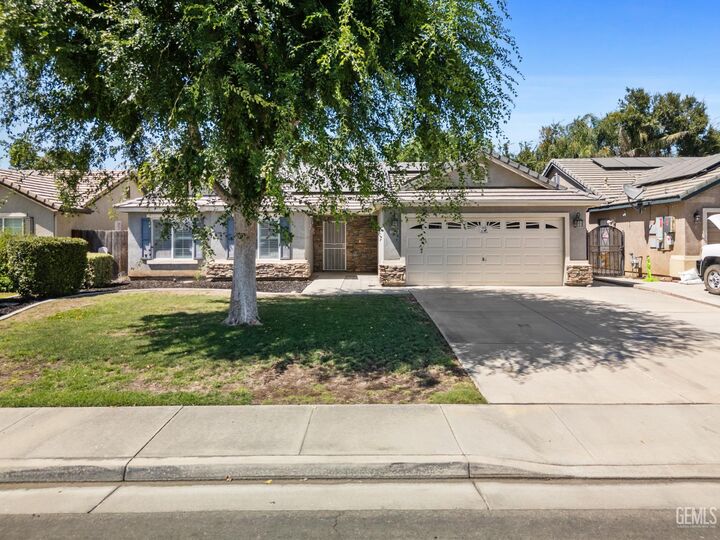 Property Photo:  12200 Verdelho Avenue  CA 93312 