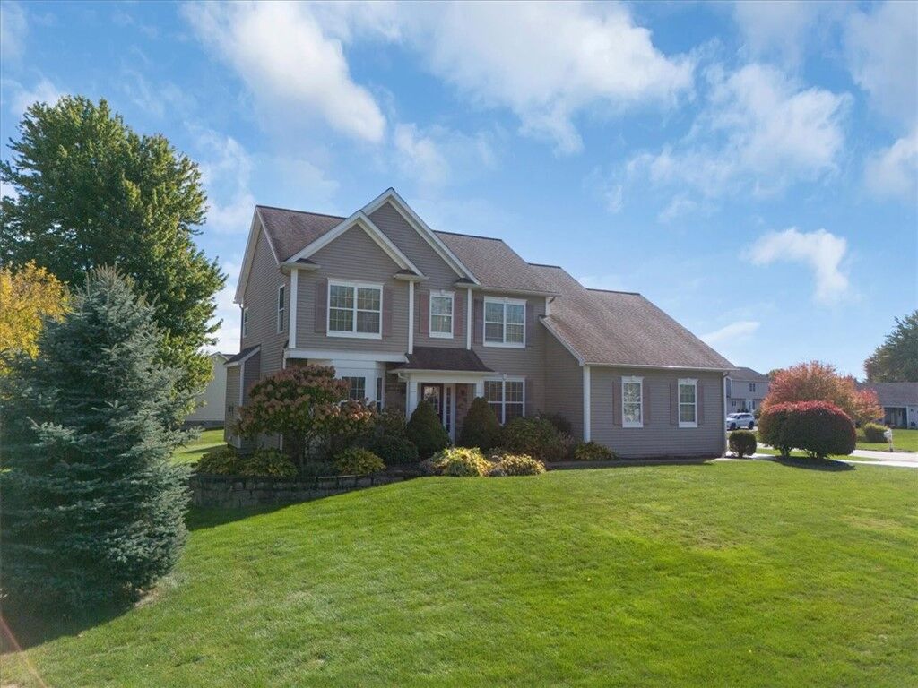 Property Photo:  6232 Alyssum Ln Lane  NY 14519 
