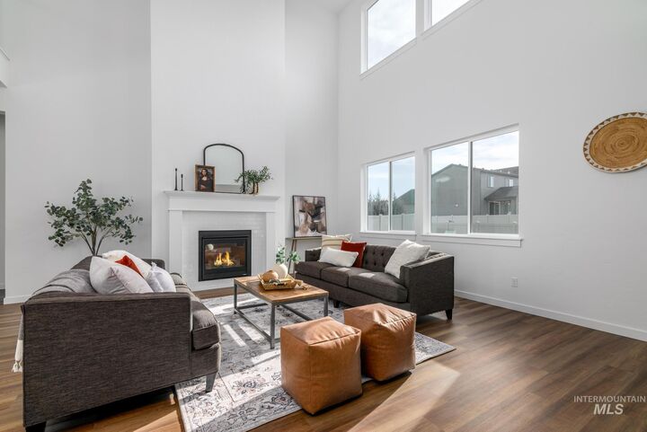 Property Photo: 1240 W Switchgrass Dr ID 83634