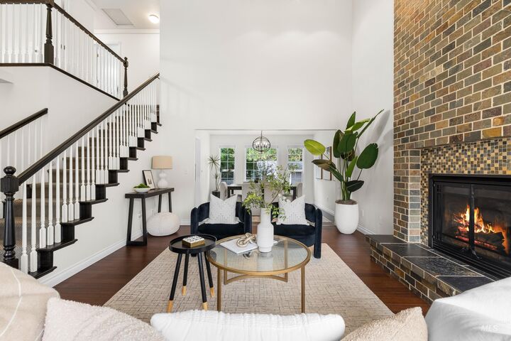 Property Photo: 4909 N Knollwood Ave ID 83703