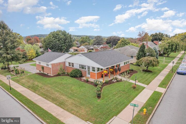 Property Photo: 406 W Caracas Avenue PA 17033