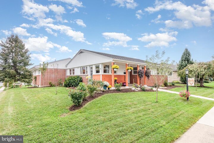 Property Photo:  406 W Caracas Avenue  PA 17033 