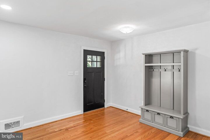 Property Photo: 6616 Kirby Court VA 22043