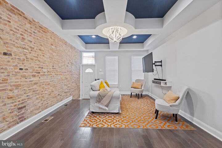 Property Photo:  230 N Luzerne Avenue  MD 21224 