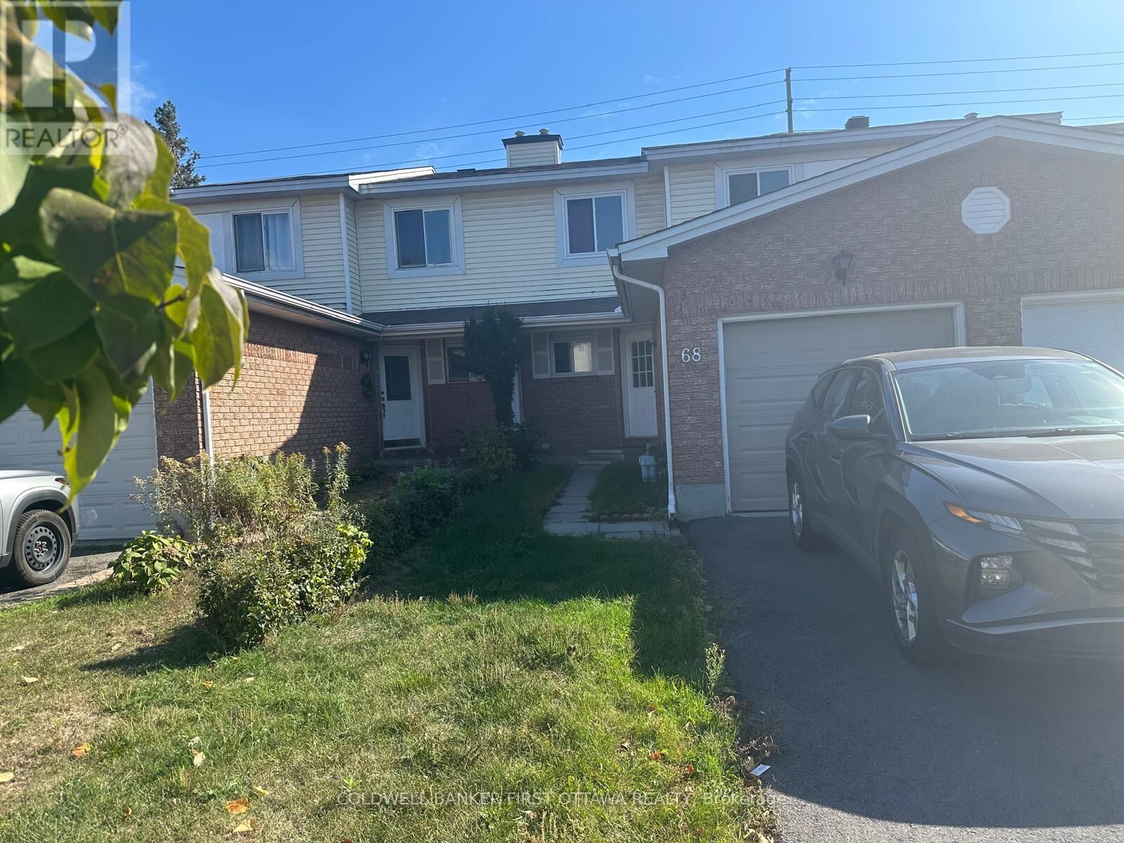 Property Photo: 68 Burlington Crescent ON K1T 3K3