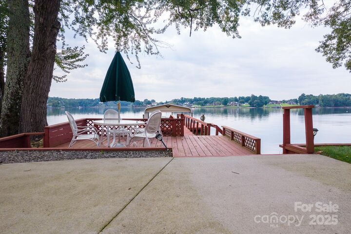 Property Photo: 287 Wildlife Club Lane NC 28681