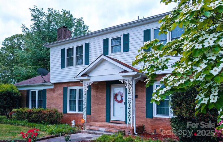 Property Photo: 1287 Queensgate Street NC 28054