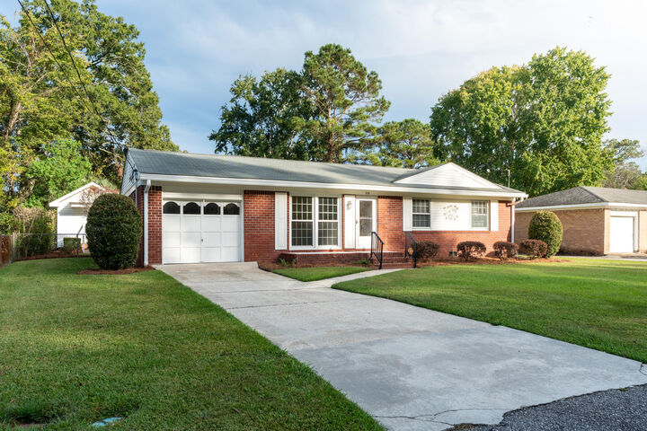 Property Photo: 116 Blossom Street SC 29445