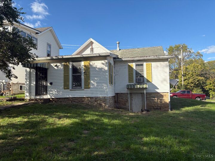 Property Photo: 325 E Walnut Street OH 45133