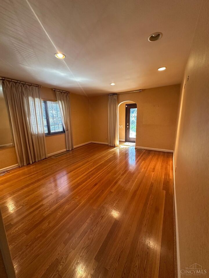 Property Photo: 3324 N Sterling Way OH 45209