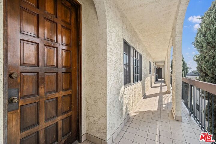 Property Photo: 818 6th St CA 90403