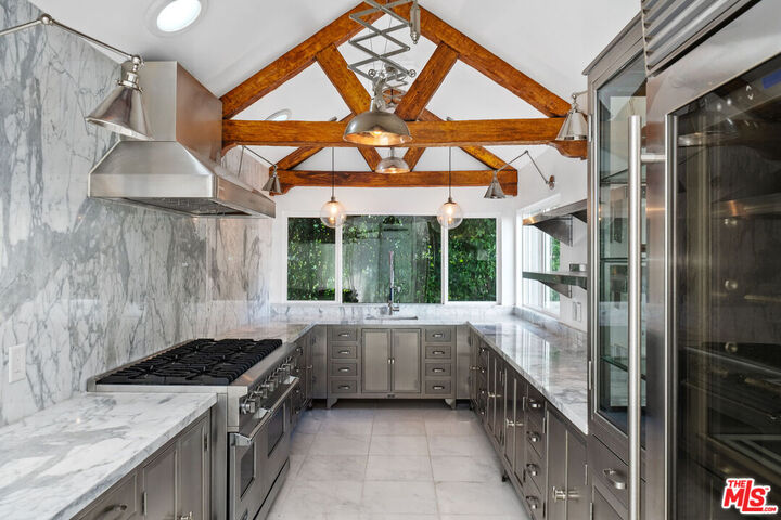 Property Photo: 2250 Nichols Canyon Rd CA 90046