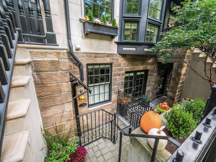 Property Photo: 174 E Gay Street OH 43215