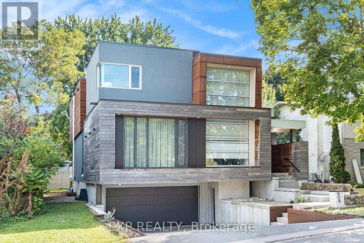 Photo de la propriété:  608 Byron Avenue  ON K2A 0E5 