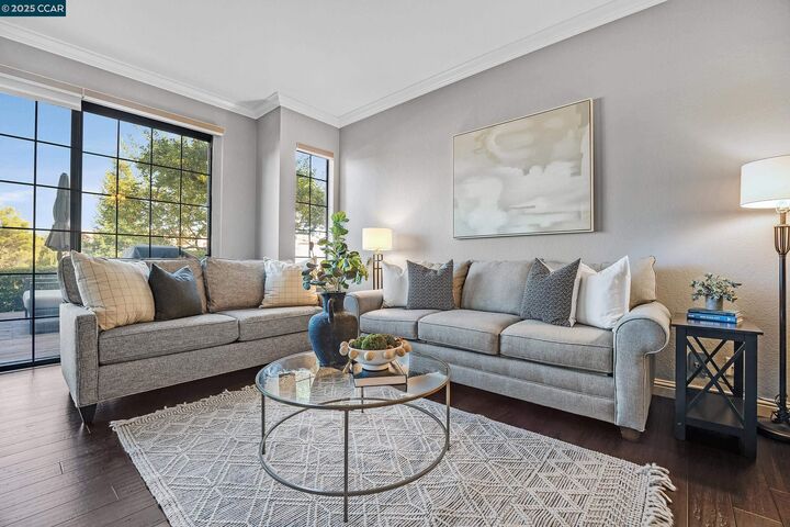 Property Photo:  51 Eagle Lake Ct 11  CA 94582 