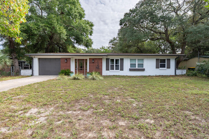 13 NE Choctawhatchee Road  Fort Walton Beach FL 32548 photo