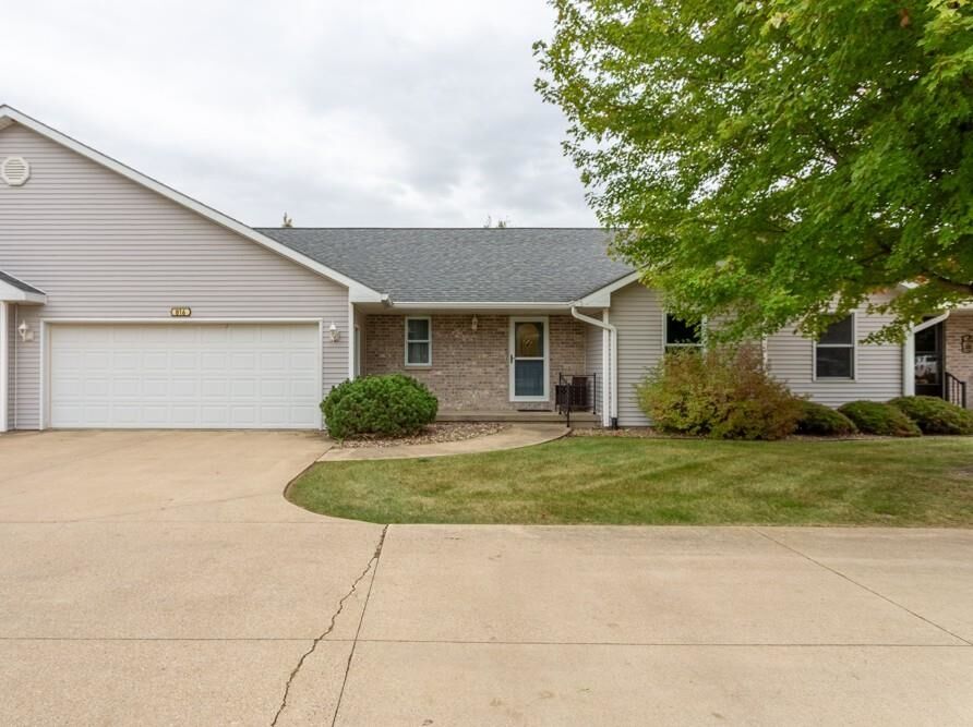 Property Photo: 816 NW 6th Avenue IA 52033
