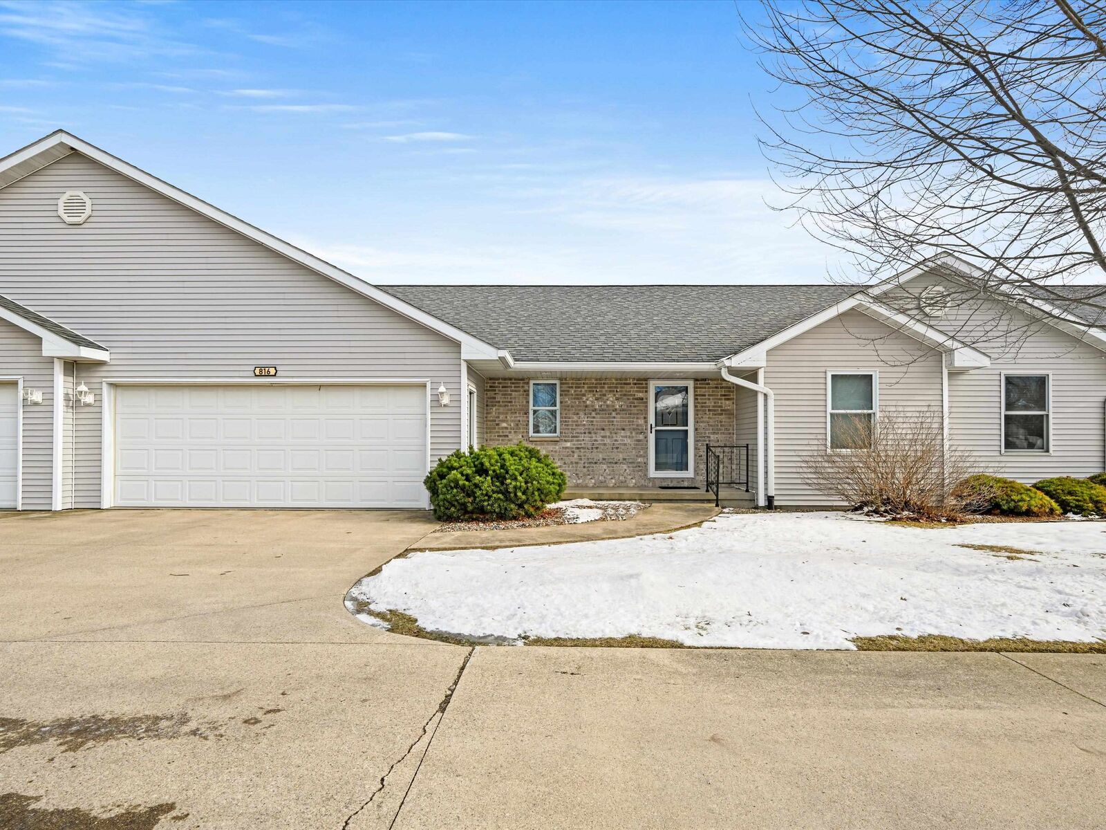 Property Photo:  816 NW 6th Avenue  IA 52033 
