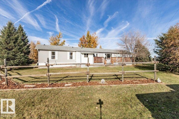 Property Photo:  28154 Twp Rd 485  AB T0C 2P0 