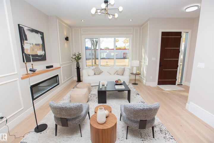 Photo de la propriété: 9127 143 Street NW AB T5R 0P5