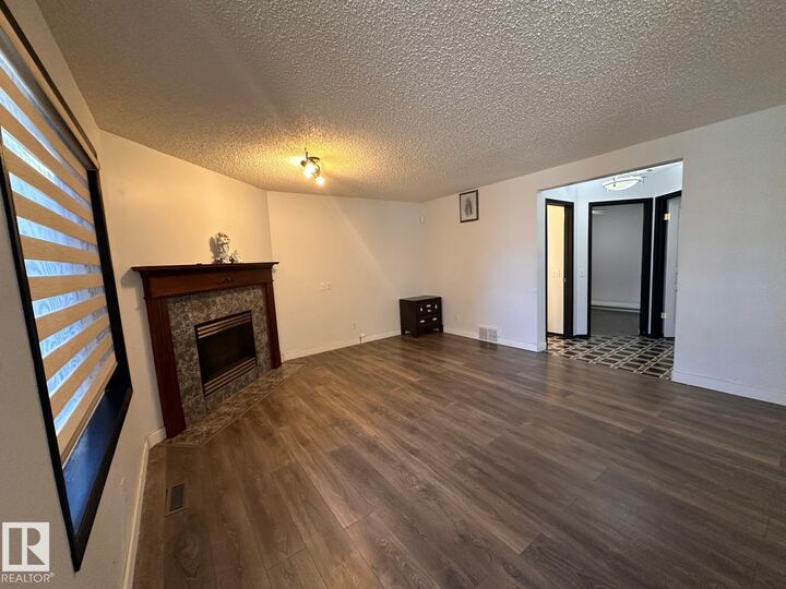 Property Photo:  5304 190 Street NW  AB T6M 2L2 