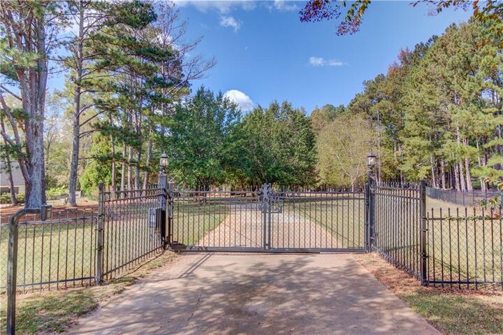 Property Photo: 45 Carolyn Court GA 30025