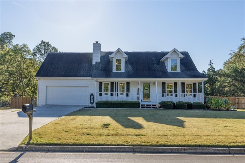 Property Photo: 1460 Twin Manor Drive GA 30052
