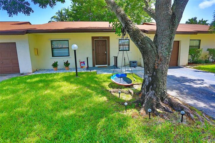 Property Photo: 6616 N Parkway Dr 6616 FL 33068