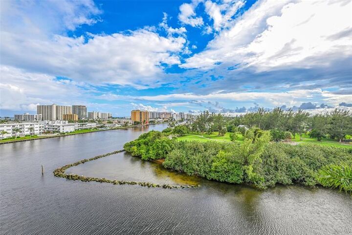 Property Photo: 2880 NE 14th Street Cswy 610 FL 33062
