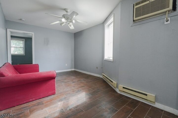 Property Photo: 600 N 6th St NJ 07107