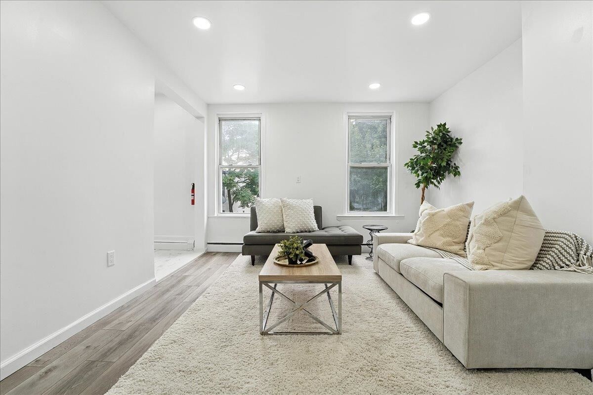 Property Photo:  283 Griffith St 2  NJ 07307-4855