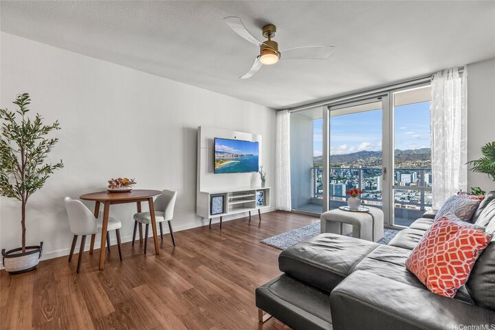 Property Photo: 1391 Kapiolani Boulevard 3604 HI 96814
