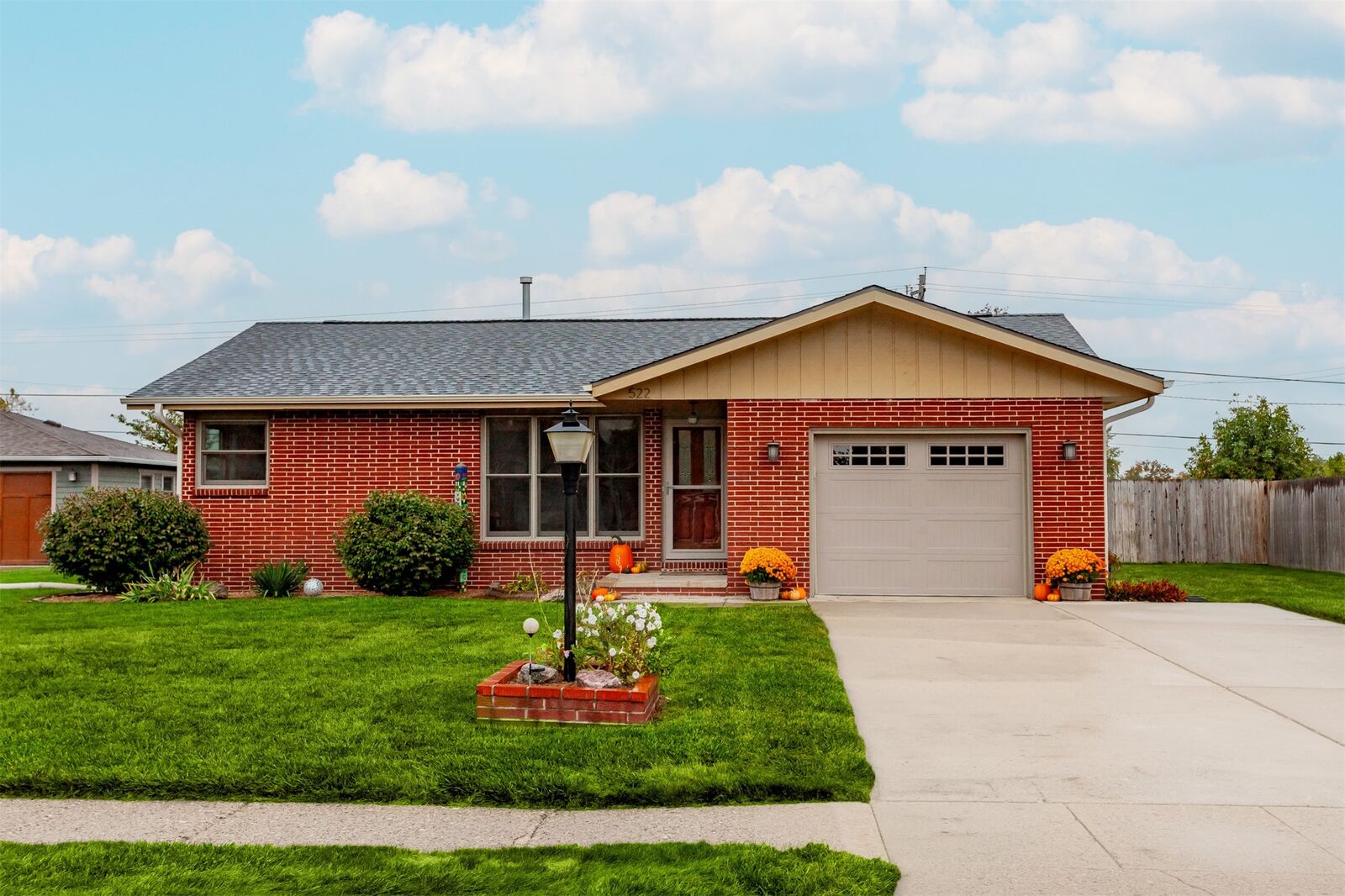 Property Photo:  522 Preston Drive  IA 50124