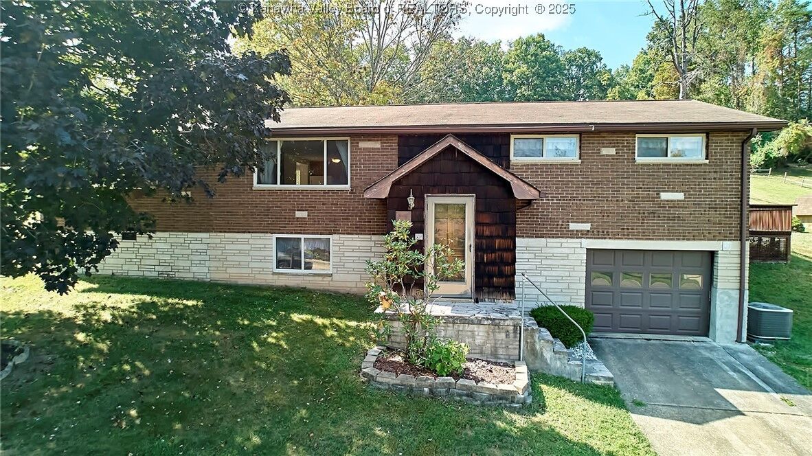 Property Photo: 1731 Bristol Drive WV 25320
