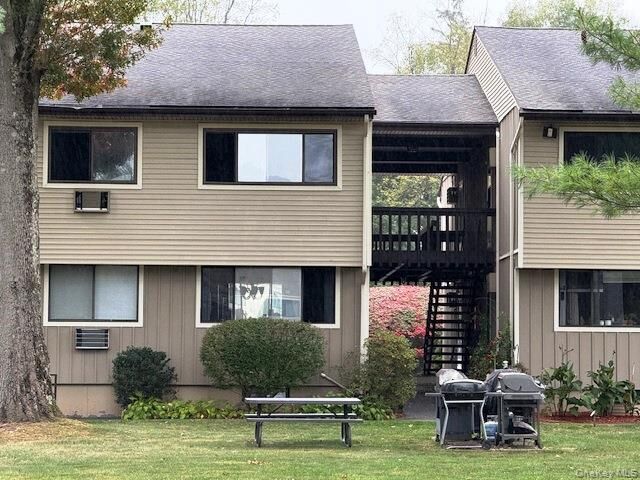 Property Photo:  8 Patterson Village Court  NY 12563 