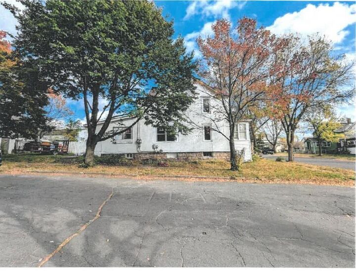 Property Photo: 601 Hayes St MN 55734