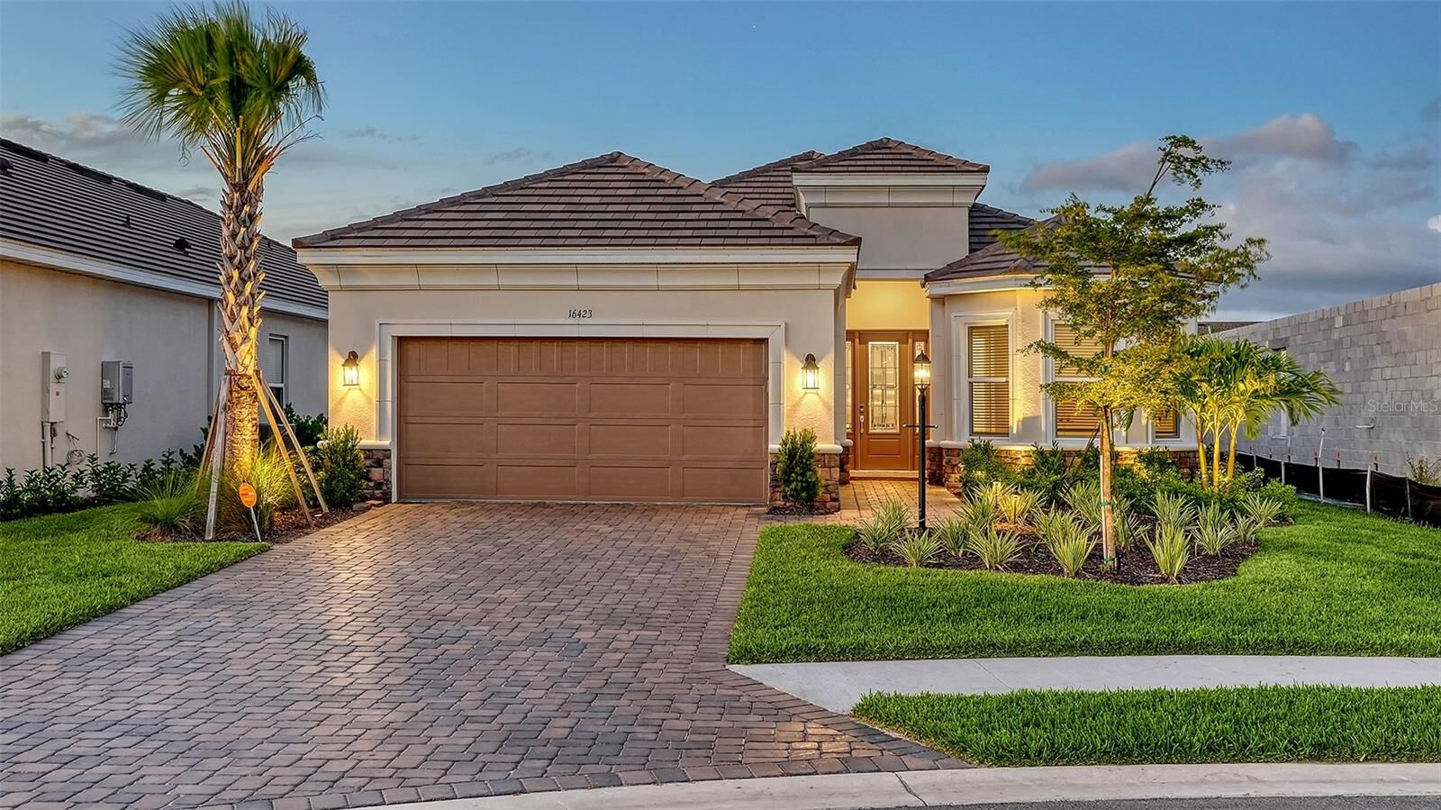 Property Photo: 16423 Isola Place FL 34211