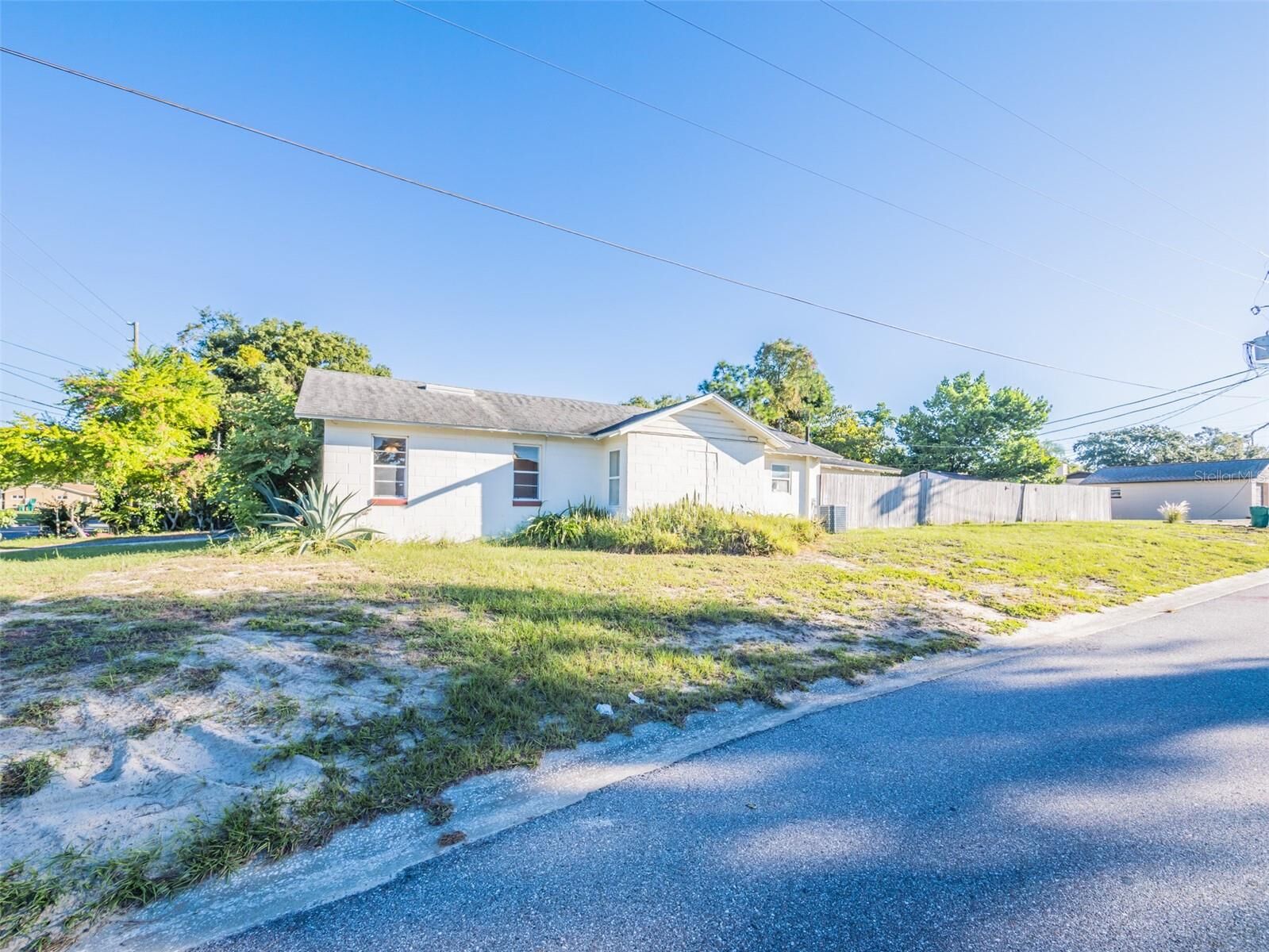 Property Photo: 1215 Morin Street FL 32726