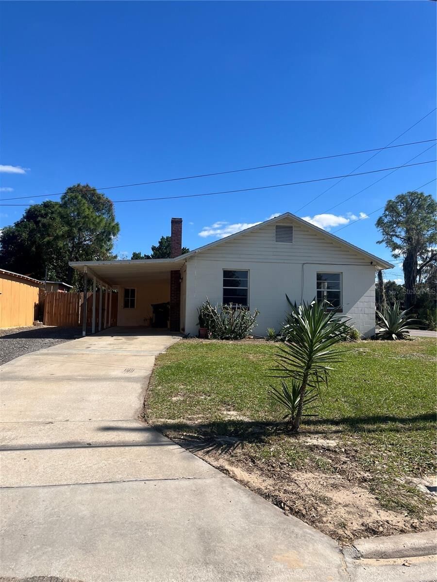 Property Photo: 1215 Morin Street FL 32726
