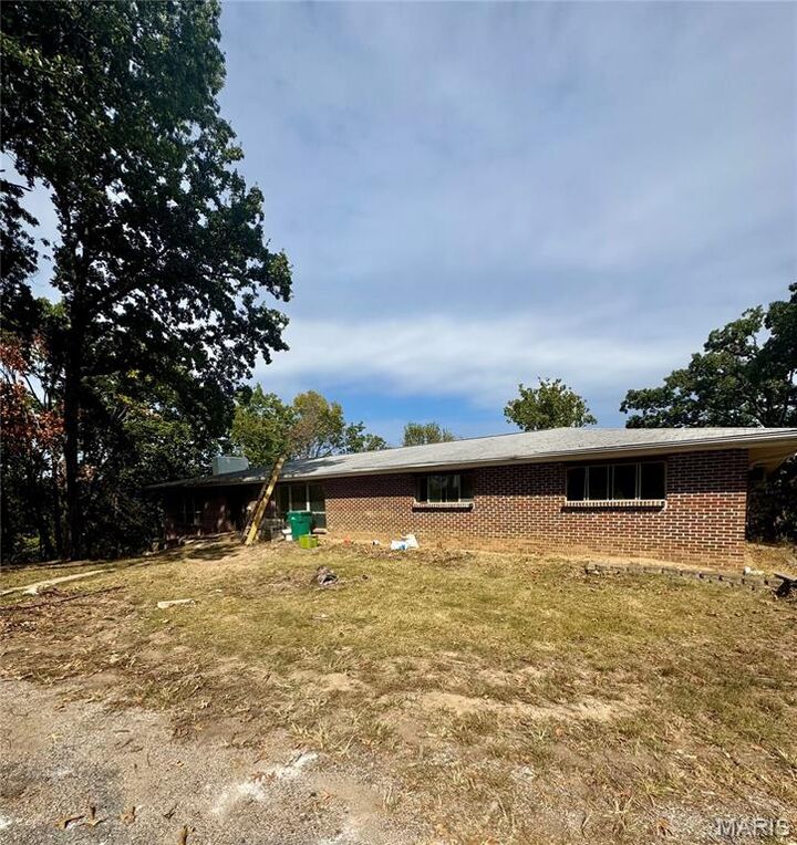 Property Photo:  5030 Brook Drive  MO 63052 