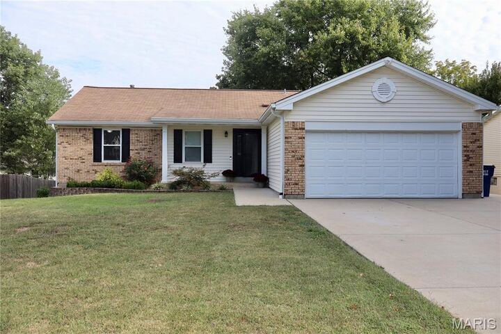 376 Eagles Drive  St Peters MO 63376 photo