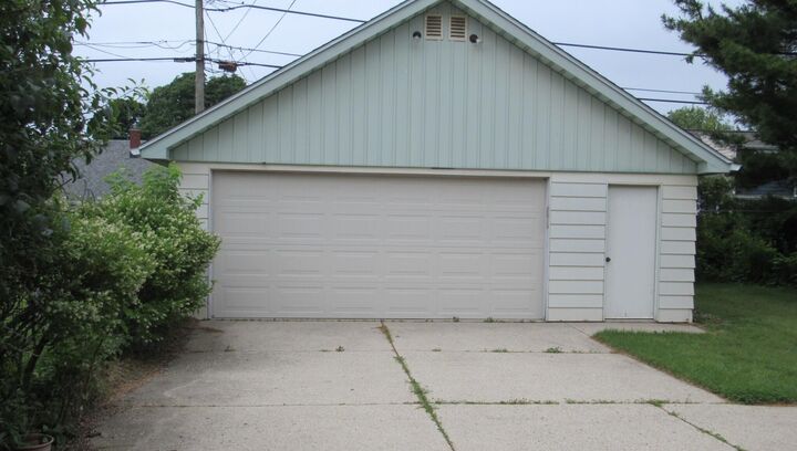 Property Photo:  5525 N 12th St  WI 53209