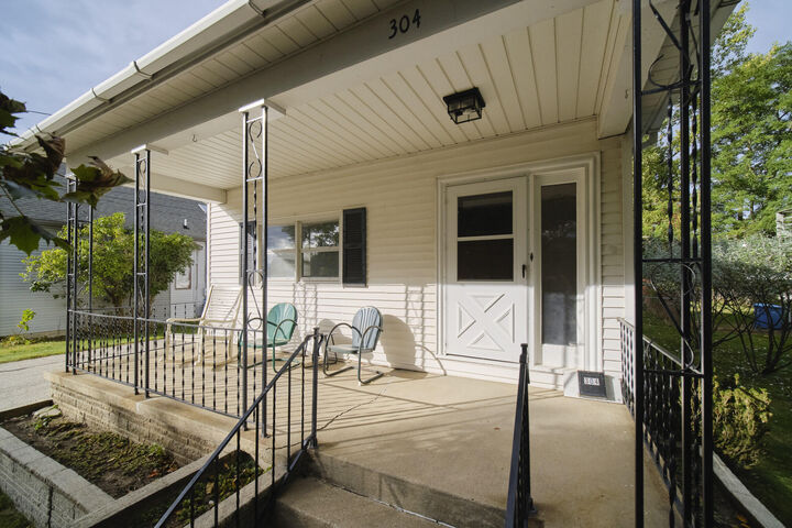 Property Photo:  304 1st Avenue  MI 49660 