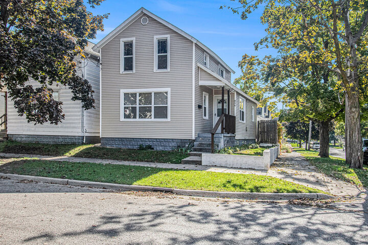 Property Photo:  856 SW Watson Street SW  MI 49504 