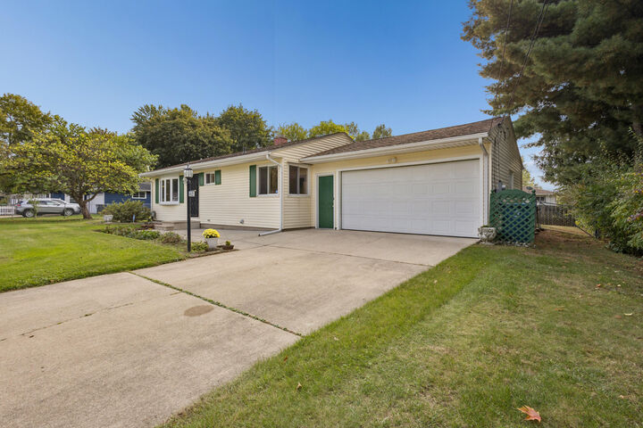 Property Photo: 5452 Lucerne Avenue MI 49048