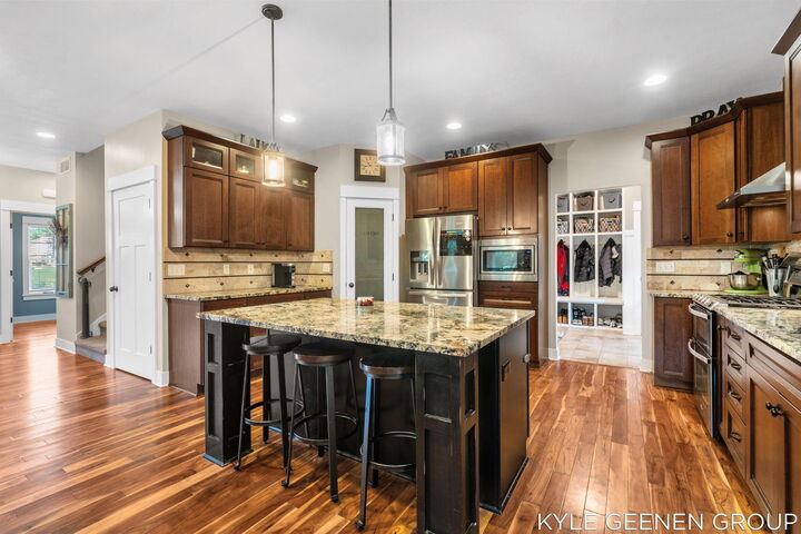 Property Photo: 2214 Bristol Street MI 49424