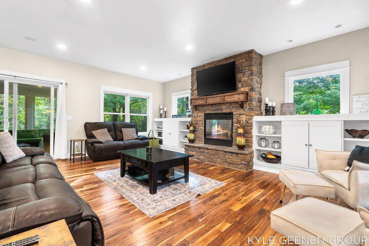 Property Photo:  2214 Bristol Street  MI 49424 