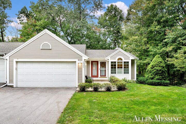 Property Photo:  4235 Valley Side Drive NE  MI 49525 