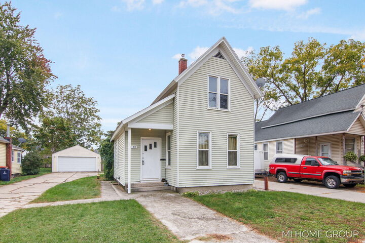 Property Photo: 150 W 16th Street MI 49423