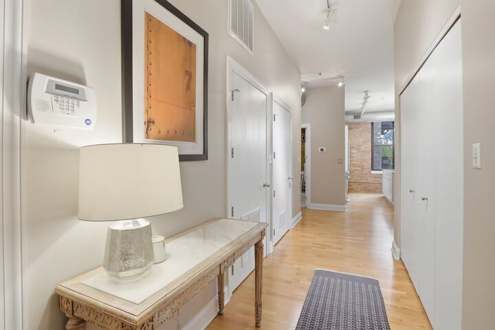 Property Photo: 23 N Green Street 202 IL 60607